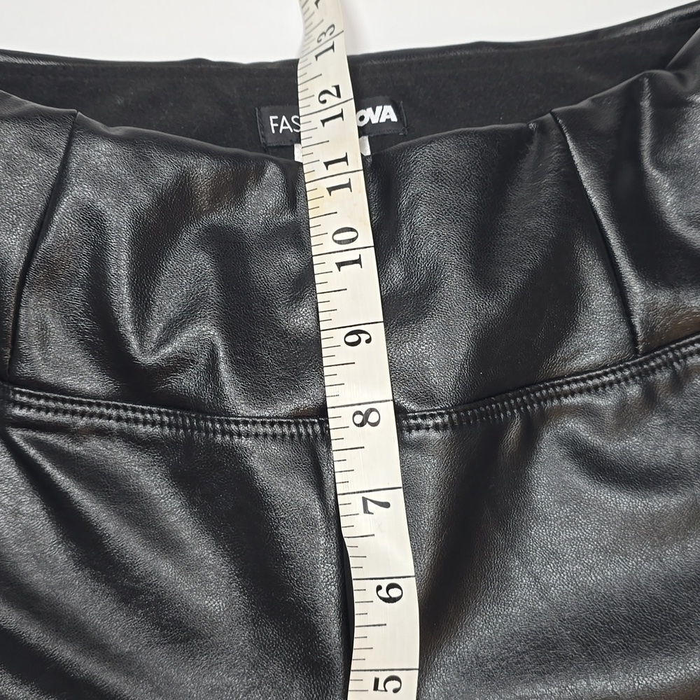 Stylish Black Faux Leather High Waisted Leggings - Picture 5 of 15